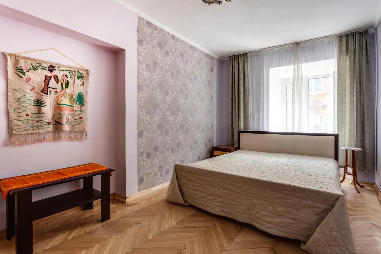 Four Bedrooms Apartment In The Heart Of Lviv Exterior photo