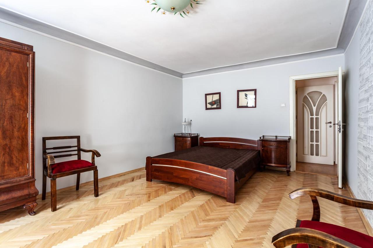 Four Bedrooms Apartment In The Heart Of Lviv Exterior photo