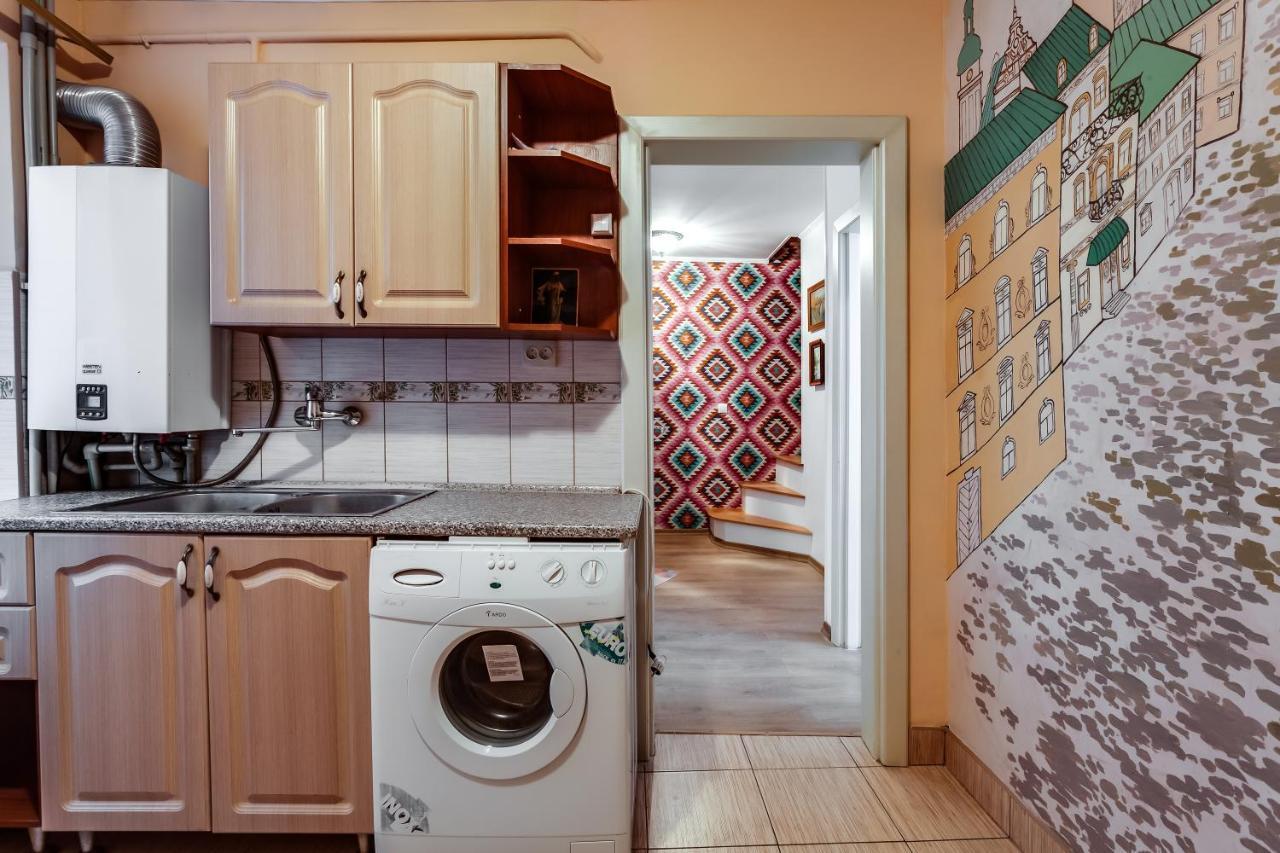 Four Bedrooms Apartment In The Heart Of Lviv Exterior photo